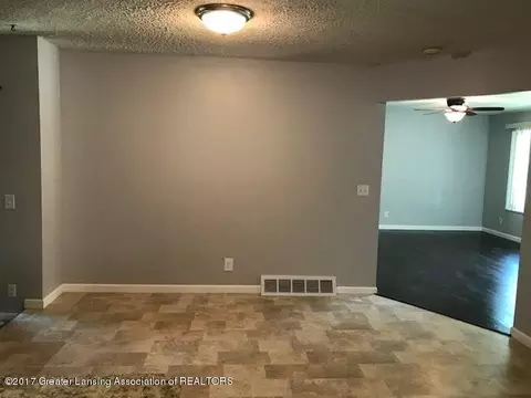4053 Windward Dr, Lansing, MI 48911 photo 3