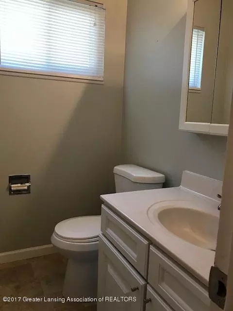 4053 Windward Dr, Lansing, MI 48911 photo 9