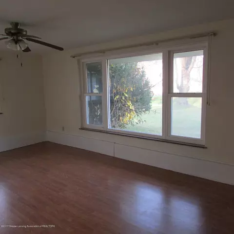 685 N Cedar Rd, Mason, MI 48854 photo 6