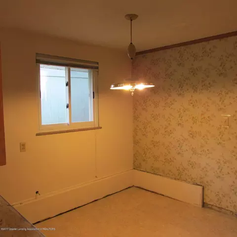 685 N Cedar Rd, Mason, MI 48854 photo 5