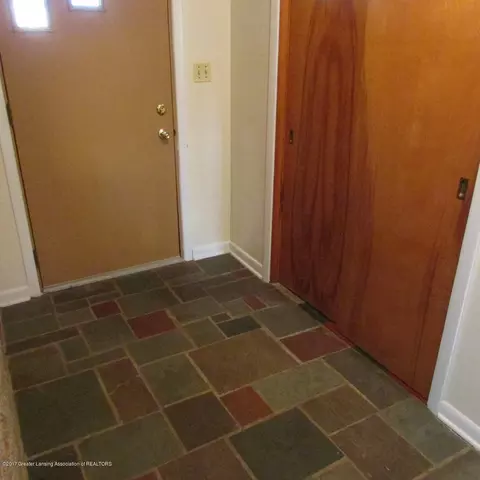 685 N Cedar Rd, Mason, MI 48854 photo 8