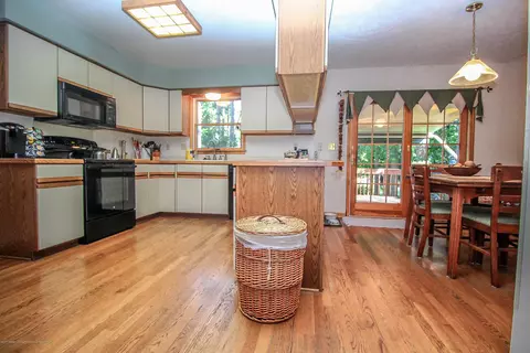 3951 Blue Spruce Dr, Dewitt, MI 48820 photo 12