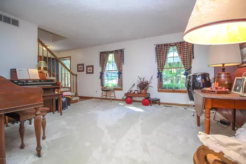 3951 Blue Spruce Dr, Dewitt, MI 48820 photo 3