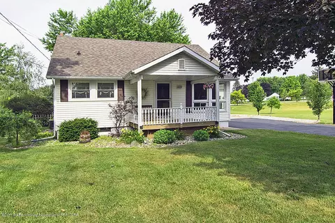 423 N Logan, Dewitt, MI 48820 photo 2