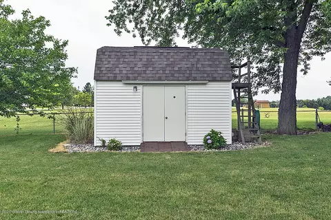 423 N Logan, Dewitt, MI 48820 photo 24