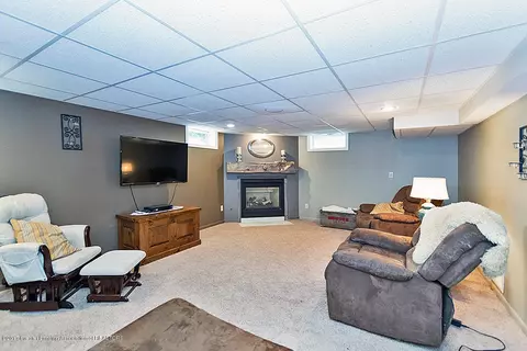 423 N Logan, Dewitt, MI 48820 photo 16