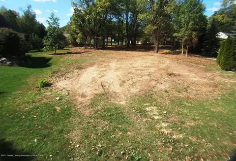 514 Looking Glass Gln, Dewitt, MI 48820 photo 2