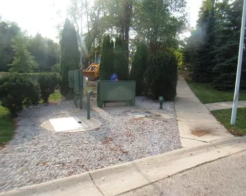 514 Looking Glass Gln, Dewitt, MI 48820 photo 13