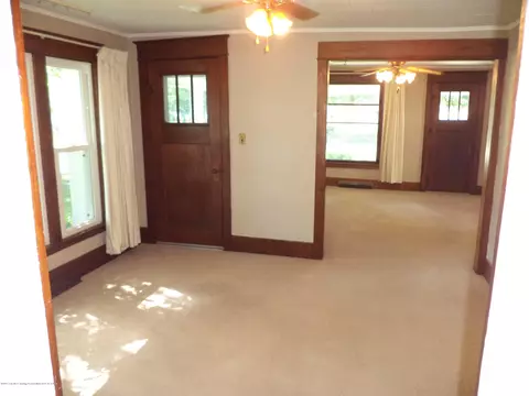 609 E Higham St, Saint Johns, MI 48879 photo 8
