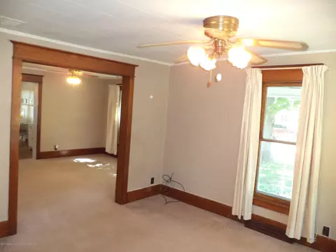 609 E Higham St, Saint Johns, MI 48879 photo 7