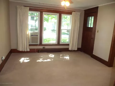 609 E Higham St, Saint Johns, MI 48879 photo 9