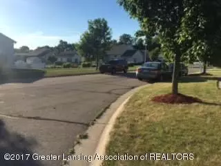 14727 Lullingstone Dr, Lansing, MI 48906 photo 5