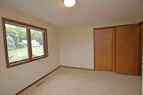 412 Windrock, Dimondale, MI 48821 photo 35
