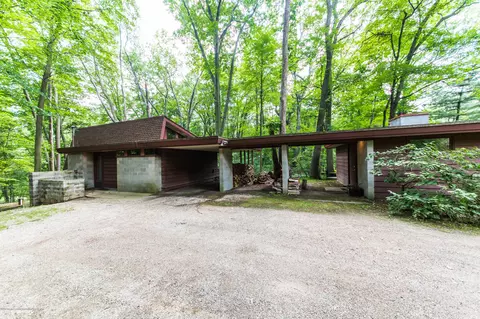 715 Red Cedar Rd, Okemos, MI 48864 photo 2