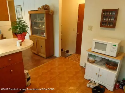 2500 Leon Ave, Lansing, MI 48906 photo 7
