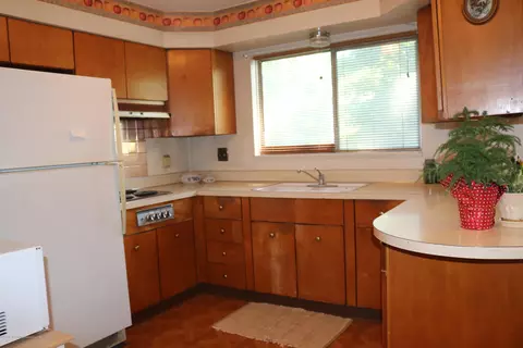 2500 Leon Ave, Lansing, MI 48906 photo 6