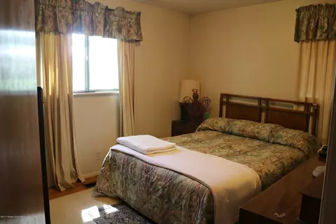 2500 Leon Ave, Lansing, MI 48906 photo 9