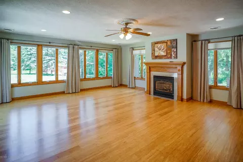 1900 Haslett Rd, Haslett, MI 48840 photo 11