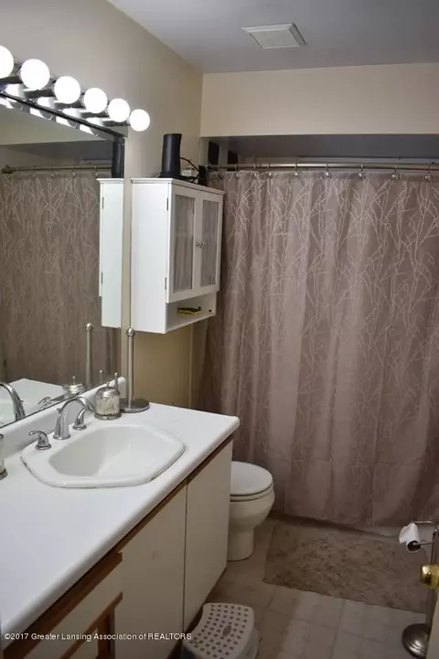 3901 Wainwright Ave, Lansing, MI 48911 photo 5