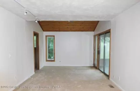 5439 Marsh Rd, Haslett, MI 48840 photo 4