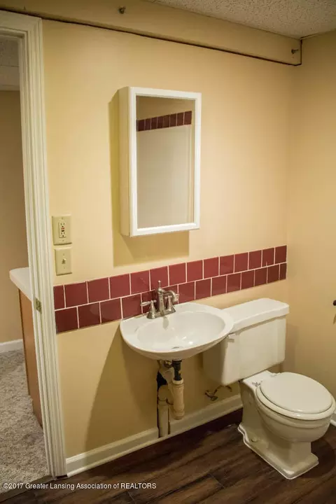 3321 Cooley Dr, Lansing, MI 48911 photo 34