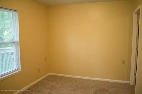3321 Cooley Dr, Lansing, MI 48911 photo 14