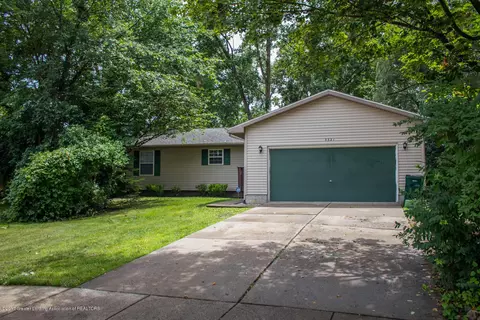 3321 Cooley Dr, Lansing, MI 48911 photo 38