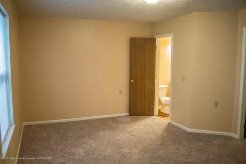 3321 Cooley Dr, Lansing, MI 48911 photo 11