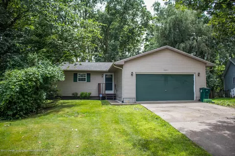 3321 Cooley Dr, Lansing, MI 48911 photo 1