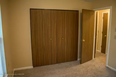 3321 Cooley Dr, Lansing, MI 48911 photo 21