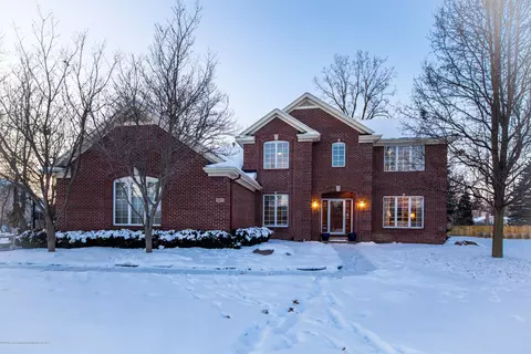 5611 Silverleaf Ct, Haslett, MI 48840 photo 1