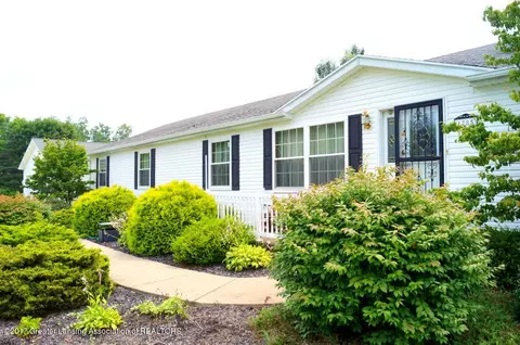 1785 W Stoll Rd, Dewitt, MI 48820 photo 1
