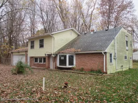 2467 Eifert, Holt, MI 48842 photo 2