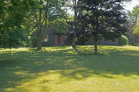 2460 Gilbert Rd, Lansing, MI 48911 photo 3