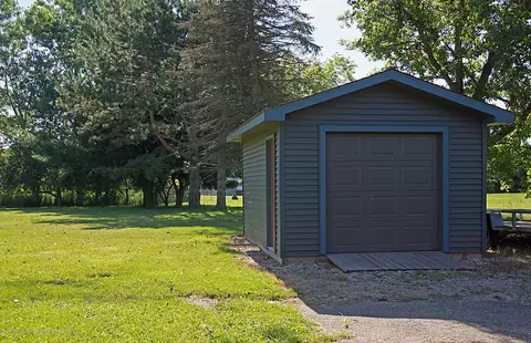 2460 Gilbert Rd, Lansing, MI 48911 photo 11