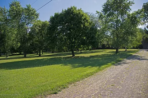2460 Gilbert Rd, Lansing, MI 48911 photo 10