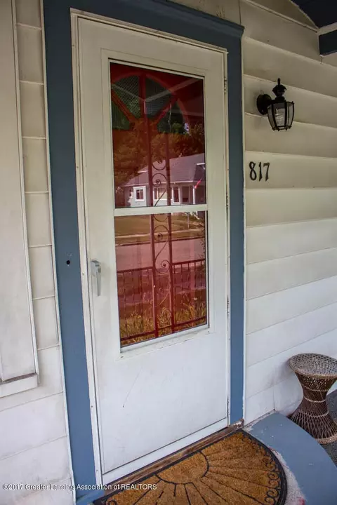 817 Tisdale Ave, Lansing, MI 48910 photo 3