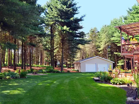 12603 Red Pine Ln, Perry, MI 48872 photo 3
