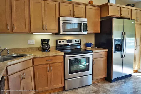 55 Harrogate Dr, Mason, MI 48854 photo 7