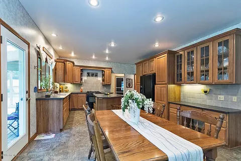 6667 W Pratt Rd, Dewitt, MI 48820 photo 5