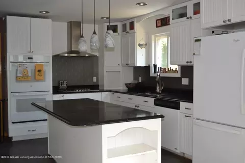 405 N Bridge St, Dewitt, MI 48820 photo 5