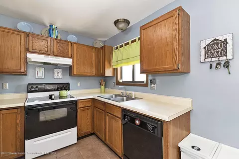 5737 Selfridge Blvd, Lansing, MI 48911 photo 6