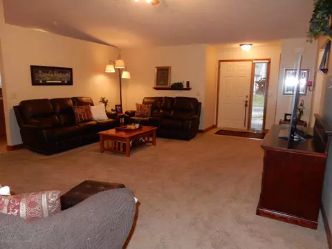 320 Winding River Dr, Williamston, MI 48895 photo 4