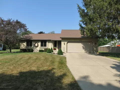 757 Creyts, Dimondale, MI 48821 photo 2