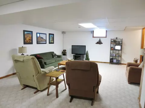 757 Creyts, Dimondale, MI 48821 photo 16