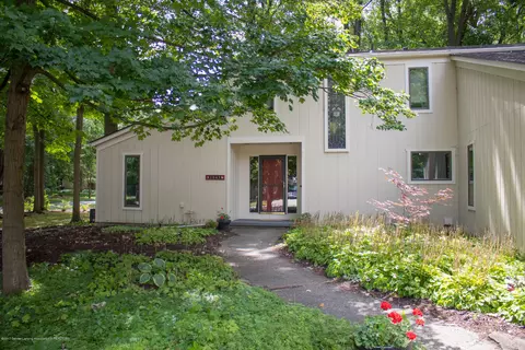 2045 Belding Ct, Okemos, MI 48864 photo 4