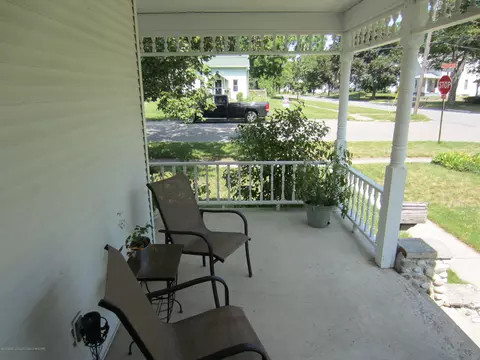 236 E Hamlin St, Eaton Rapids, MI 48827 photo 4