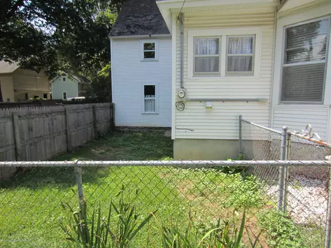 236 E Hamlin St, Eaton Rapids, MI 48827 photo 3