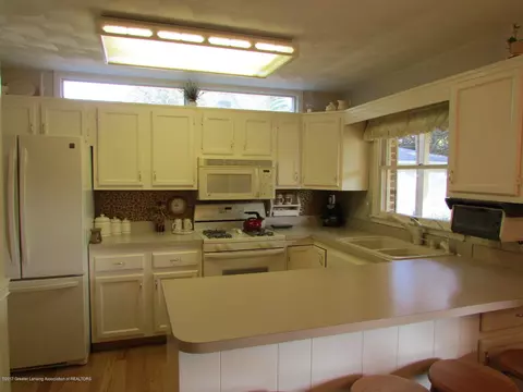 740 E Maple, Mason, MI 48854 photo 5