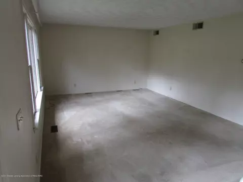 740 E Maple, Mason, MI 48854 photo 9